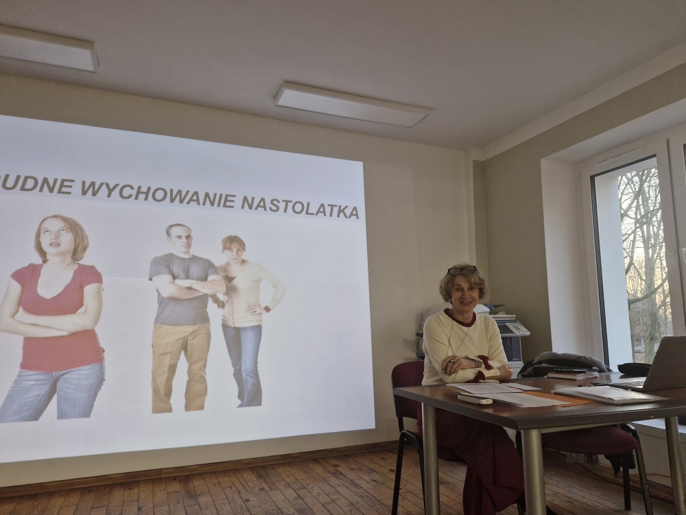 „Trudne wychowanie nastolatka – wskazówki wspierające rodziców”